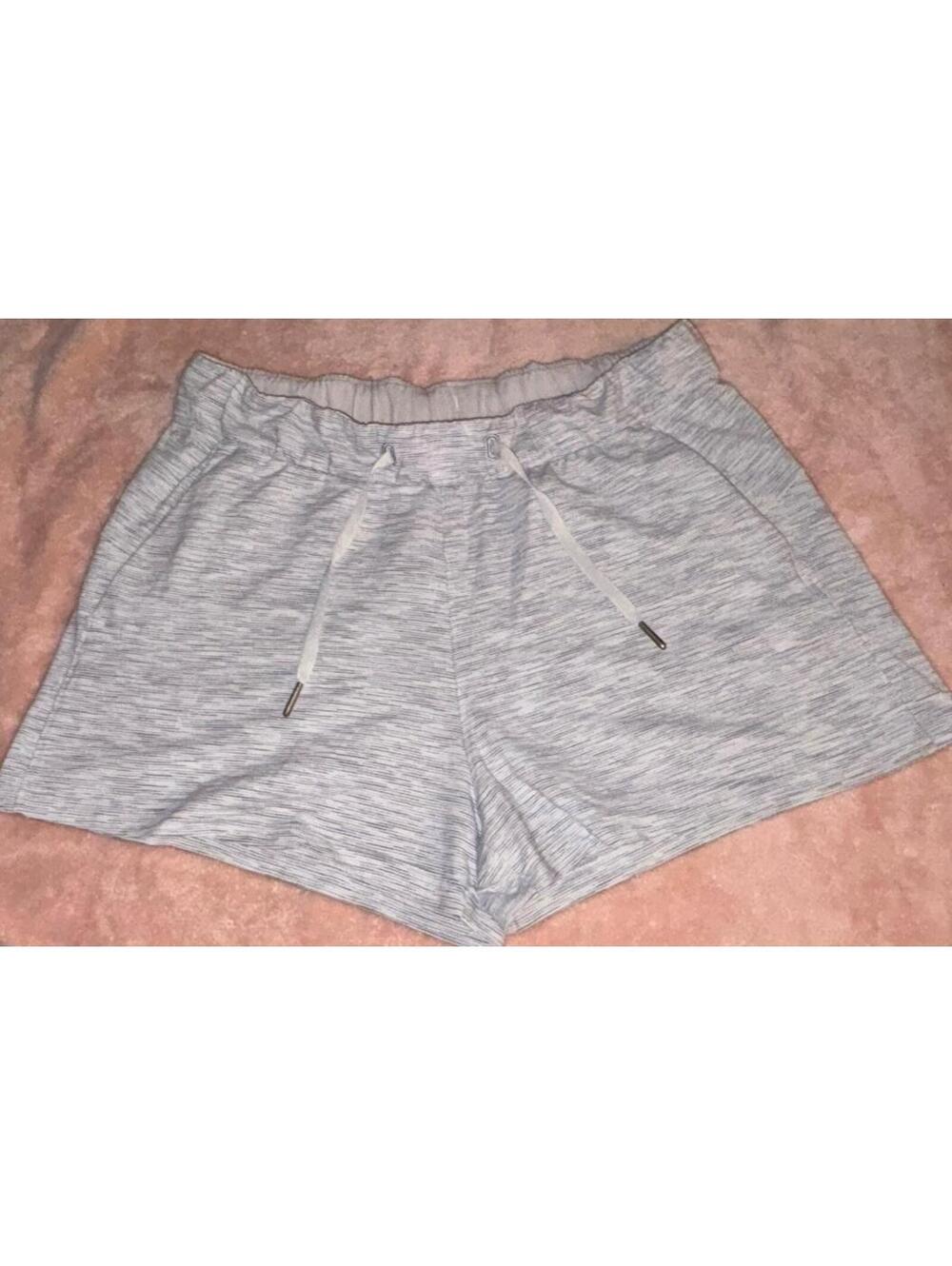 Lululemon On The Fly Shorts 2.5” Luxtreme Size 8 Wee Are From Space Nimbus